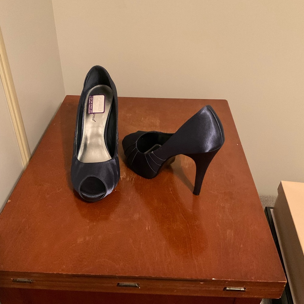 Shoes - Picture 2 of 3